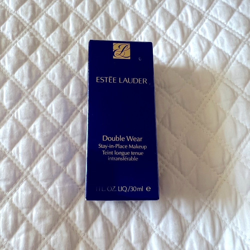 Estée Lauder Double Wear Foundation - Deep Amber 7N1